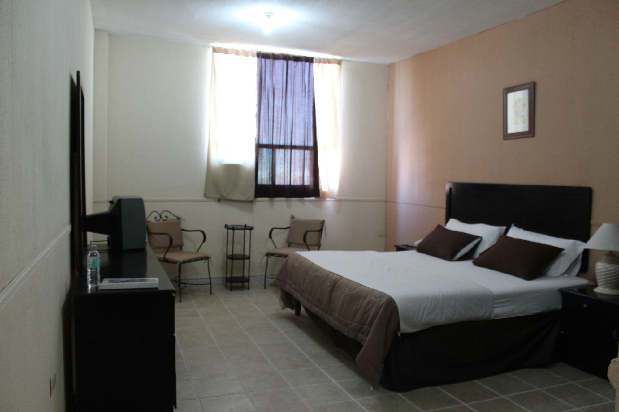 Hotel Marney Aguascalientes Ruang foto